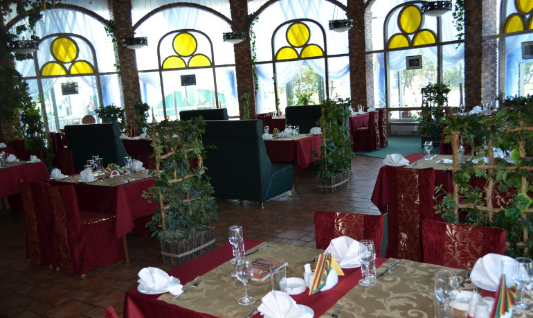 Дунай череповец. Пермь улица луначарского 97б ресторанный дом дунай. Дунай череповец. Кафе дунай. Кафе дунай.